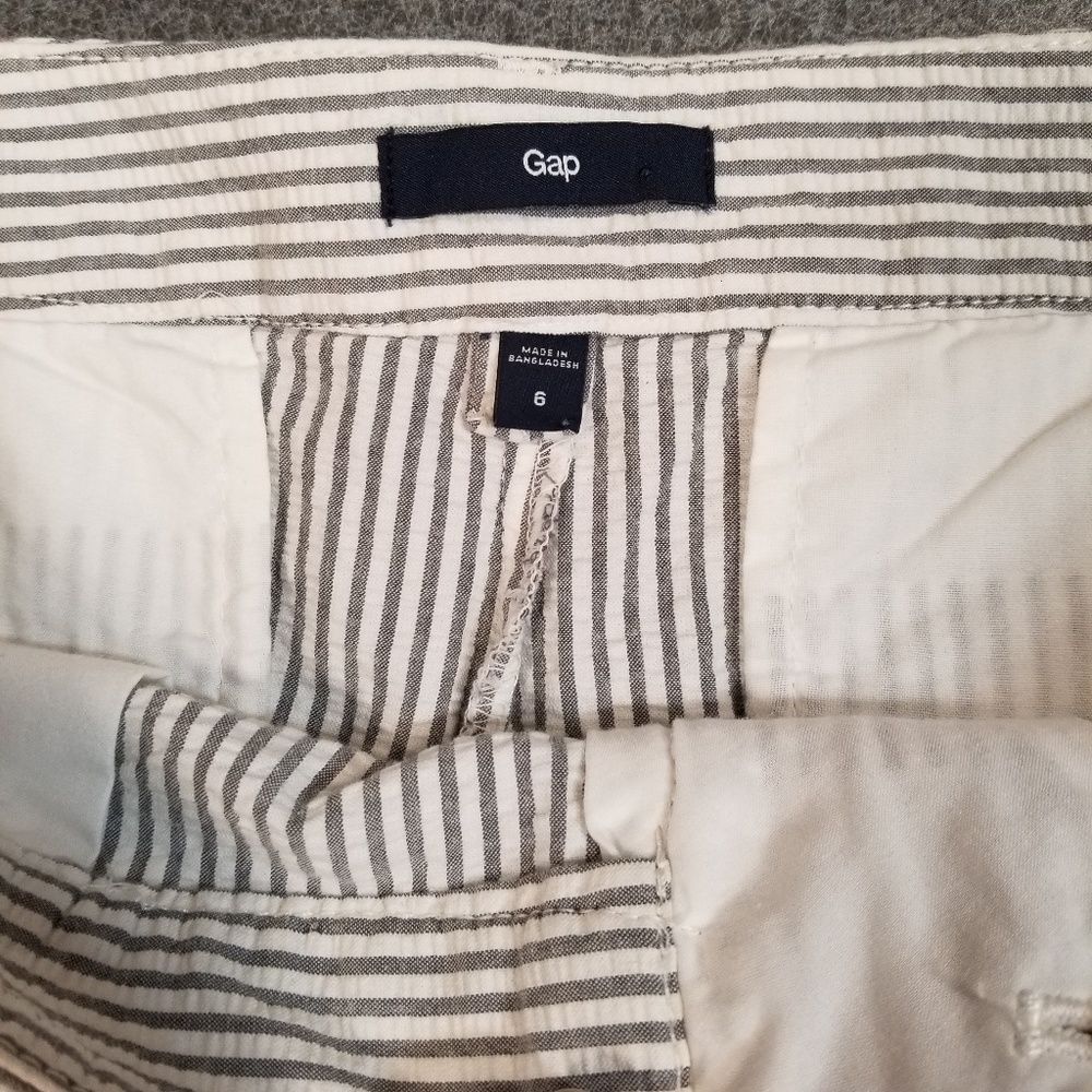 NWT Gap Gray White Seersucker Bermuda Shorts 6 - Picture 4 of 4